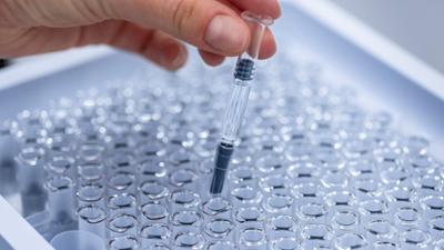 Wirtschaft vor acht: Novo Nordisk wird schlanker – Tausende Jobs weg Wirtschaft vor acht: Novo Nordisk wird schlanker – Tausende Jobs weg