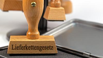 Wirtschaft vor acht: EU-Parlament stimmt für abgeschwächtes Lieferkettengesetz