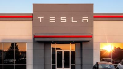 Wirtschaft vor acht: Tesla überrascht mit Wachstums-Schub