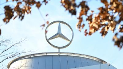 Wirtschaft vor acht: Gewinneinbruch bei Mercedes