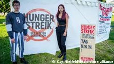 Berlin: Klimaaktivisten im Hungerstreik Berlin: Klimaaktivisten im Hungerstreik