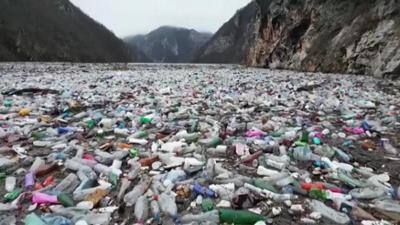 Die Plastikkrise – Warum unser Planet im Müll versinkt