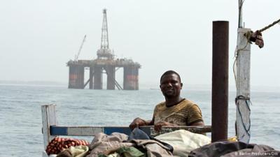 DokFilm: Oil Promises - Ghanas Traum vom Schwarzen Gold