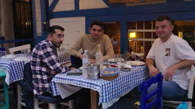 Geselligkeit und Speisen: eine türkische Meyhane in Istanbul