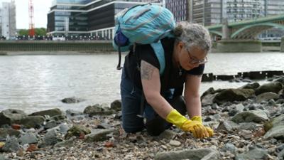 "Mudlarking" – auf Schatzsuche in London