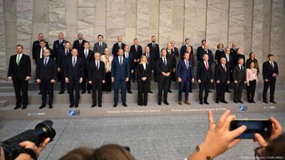 NATO-Verteidigungsminister beraten über Schutz des Luftraums
