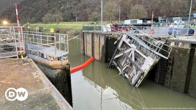 Notschleusung an der Mosel