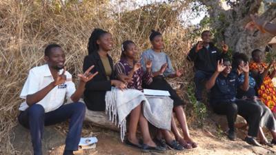 Simbabwe: Mit Gebärdensprache den Klimawandel verstehen