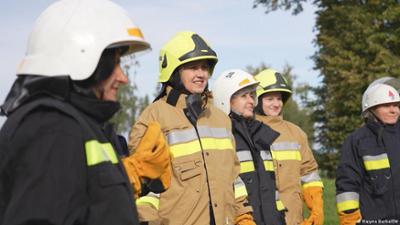 Ukraine: Frauen übernehmen traditionelle Männerjobs