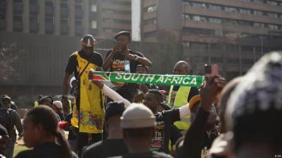 Wachsende Fremdenfeindlichkeit: Exodus aus Südafrika