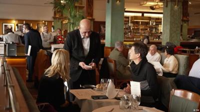 Wo Franzosen gerne speisen: in der traditionellen Brasserie