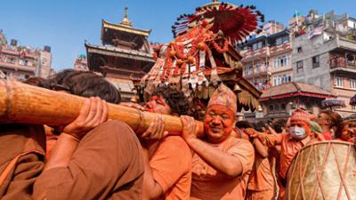 Asien feiert: Bisket Jatra in Nepal (5)