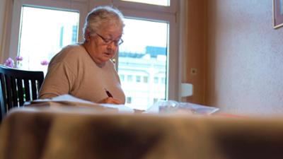 Dokus und Reportagen: Alt werden in Zukunft – Woher kommt das Geld?