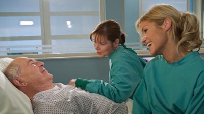 In aller Freundschaft: Folge 351: Alter schützt vor Torheit nicht (S10/E18)