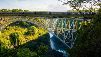 Mit dem Zug zu den Victoriafällen