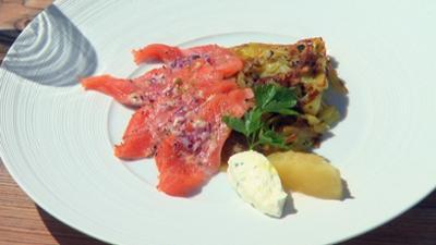 Mit Herz am Herd: Goldforelle mit Schales