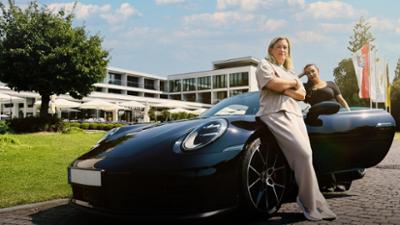 She makes money - Geld. Macht. Gerechtigkeit.: She makes money – Geld. Macht. Gerechtigkeit.