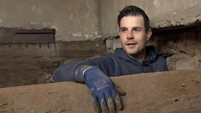 Zwei Hände, ein Traum. Hofsanierung als Lebensaufgabe Zwei Hände, ein Traum. Hofsanierung als Lebensaufgabe