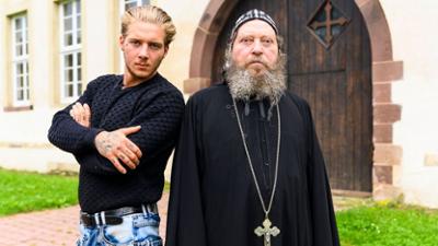 Ab ins Kloster! - Rosenkranz statt Randale: Keine Werte, keine Ziele -  So geht es nicht weiter!