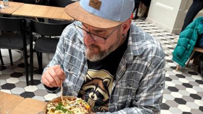 Achtung Kontrolle: Thema u. a.: Food-Tester Markus Grimm – Currywurst und Cheesetarts Achtung Kontrolle: Thema u. a.: Food-Tester Markus Grimm – Currywurst und Cheesetarts