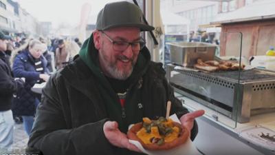 Achtung Kontrolle: Themen u. a.: Currywurst-Check – Markus Grimm testet Festival-Kreationen