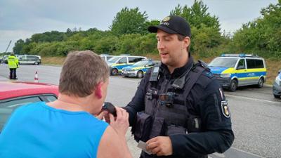 Achtung Kontrolle: Thema u. a.: Drogengroßkontrolle auf dem Rastplatz „Wittenburger Land“