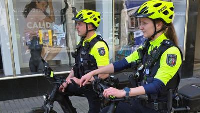Achtung Kontrolle: Thema u.a.: Fahrradstreife Gelsenkirchen und Pferdeflüsterin Franziska Hartl