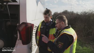 Achtung Kontrolle: Mitten auf der Autobahn liegen geblieben - LKW und Omnibuskontrolle Rheinpfalz