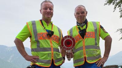 Achtung Kontrolle: Thema u.a.: Motorradkontrolle Oberbayern und Markus Grimm testet Streetfood