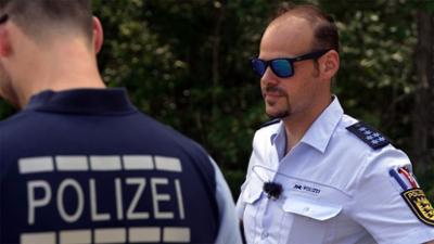 Achtung Kontrolle: Thema u. a: Motorradkontrolle Pforzheim und Aqua Magis Rutschenkontrolle
