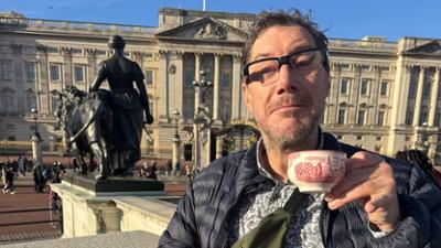 Achtung Kontrolle: Thema u.a.: Mirko Reeh testet Scones in London und Midnight Bazar in München