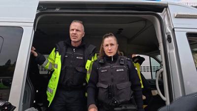 Achtung Kontrolle: Thema u.a.: Polizei stoppt Reisebus nach 23 Stunden Dauerfahrt!