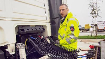 Achtung Kontrolle: Thema u. a.: Ungewöhnliches LKW-Gespann - Polizei Lüneburg