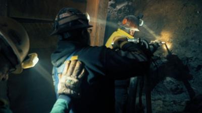 American Gold: Fünf Brüder auf Goldsuche: Staffel 2 Folge 8 Endlich wird gesprengt American Gold: Fünf Brüder auf Goldsuche: Staffel 2 Folge 8 Endlich wird gesprengt