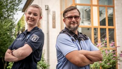 Berlin hinter Gittern: "Man weiß nie was einen hinter der nächsten Tür erwartet!" Berlin hinter Gittern: "Man weiß nie was einen hinter der nächsten Tür erwartet!"