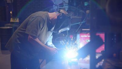 Forged in Fire - Schlag die Jury: Staffel 1 Folge 1 Kampfschwerter