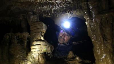 Geheimnisse im Untergrund - mit Don Wildman: Staffel 4 Folge 8 Die verlorene Stadt der Teuta Geheimnisse im Untergrund - mit Don Wildman: Staffel 4 Folge 8 Die verlorene Stadt der Teuta