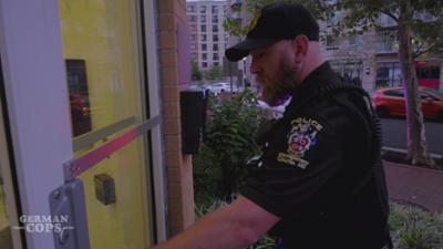 German Cops: Eskalierter Beziehungsstreit - German Cop Jeff muss eingreifen
