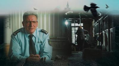 Mord im Dorf: Tot in der Pferderbox und die unbekannte Erbin