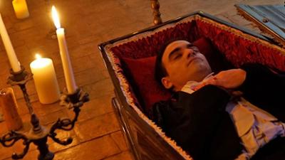 Mythen, Orte, Legenden - mit Josh Gates: Staffel 1 Folge 2 Dracula - gab es ihn wirklich?