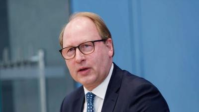 News & Trends: Lockdown verlängert: Handel nennt Beschlüsse "eine Katastrophe" News & Trends: Lockdown verlängert: Handel nennt Beschlüsse "eine Katastrophe"