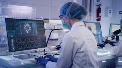 News & Trends: Erste Tests an Menschen: Freiwillige mit Corona infiziert News & Trends: Erste Tests an Menschen: Freiwillige mit Corona infiziert