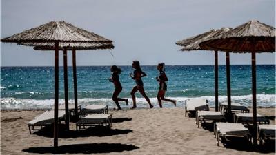News & Trends: Griechenland führt Impflicht ein: Was das für Urlauber bedeutet News & Trends: Griechenland führt Impflicht ein: Was das für Urlauber bedeutet