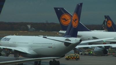 News & Trends: Lufthansa schafft "Damen und Herren" an Bord ab News & Trends: Lufthansa schafft "Damen und Herren" an Bord ab