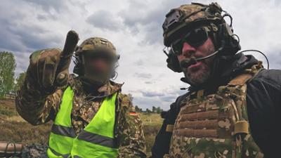 Otto beim KSK: Staffel 1 Folge 1 Otto beim KSK: Feuertaufe