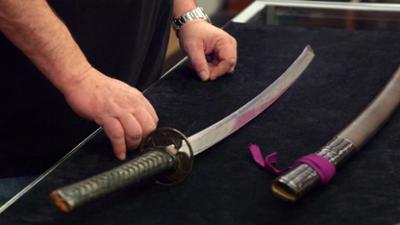 Pawn Stars - Die Drei vom Pfandhaus: Staffel 24 Folge 54 Kultige Waffen