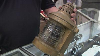 Pawn Stars - Die Drei vom Pfandhaus: Staffel 12 Folge 16 Elektrisierende Poesie Pawn Stars - Die Drei vom Pfandhaus: Staffel 12 Folge 16 Elektrisierende Poesie