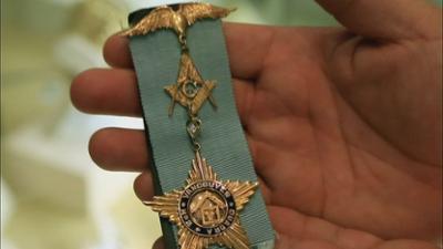 Pawn Stars - Die Drei vom Pfandhaus: Staffel 12 Folge 23 Von Bienen und Blumen