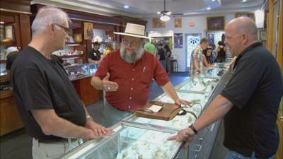 Pawn Stars - Die Drei vom Pfandhaus: Staffel 12 Folge 38 Zwischen den Stühlen Pawn Stars - Die Drei vom Pfandhaus: Staffel 12 Folge 38 Zwischen den Stühlen