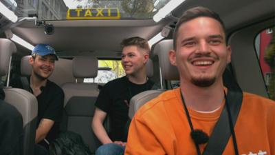 Quiz Taxi: "Ich wohne hier, ich vertrau' hier keinem!": ja nicht den Passantenjoker spielen Quiz Taxi: "Ich wohne hier, ich vertrau' hier keinem!": ja nicht den Passantenjoker spielen